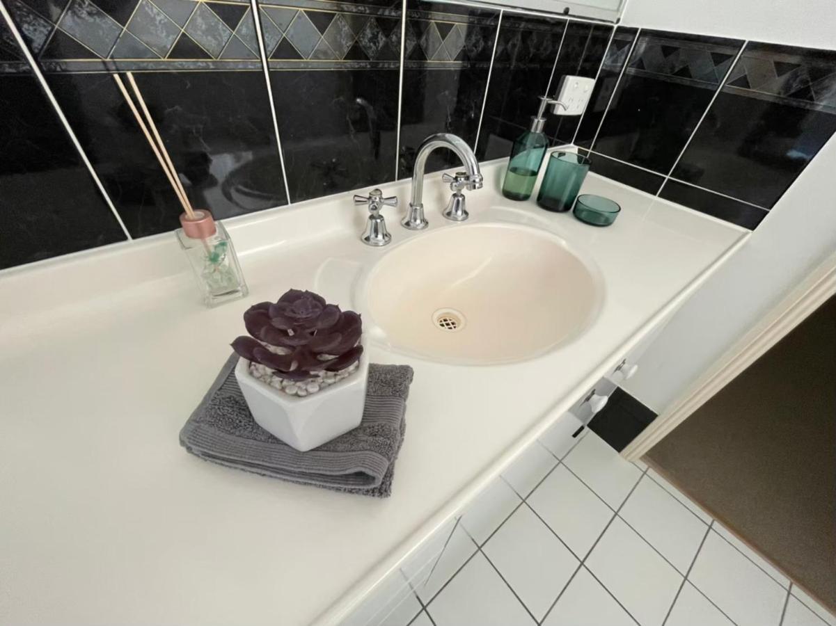 Chill Lux Spa Unit North Lakes Luaran gambar